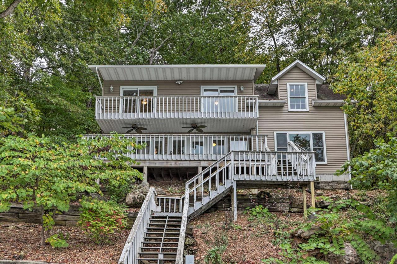 Ideally Located Waterfront Home With Private Dock! Camdenton Exterior photo