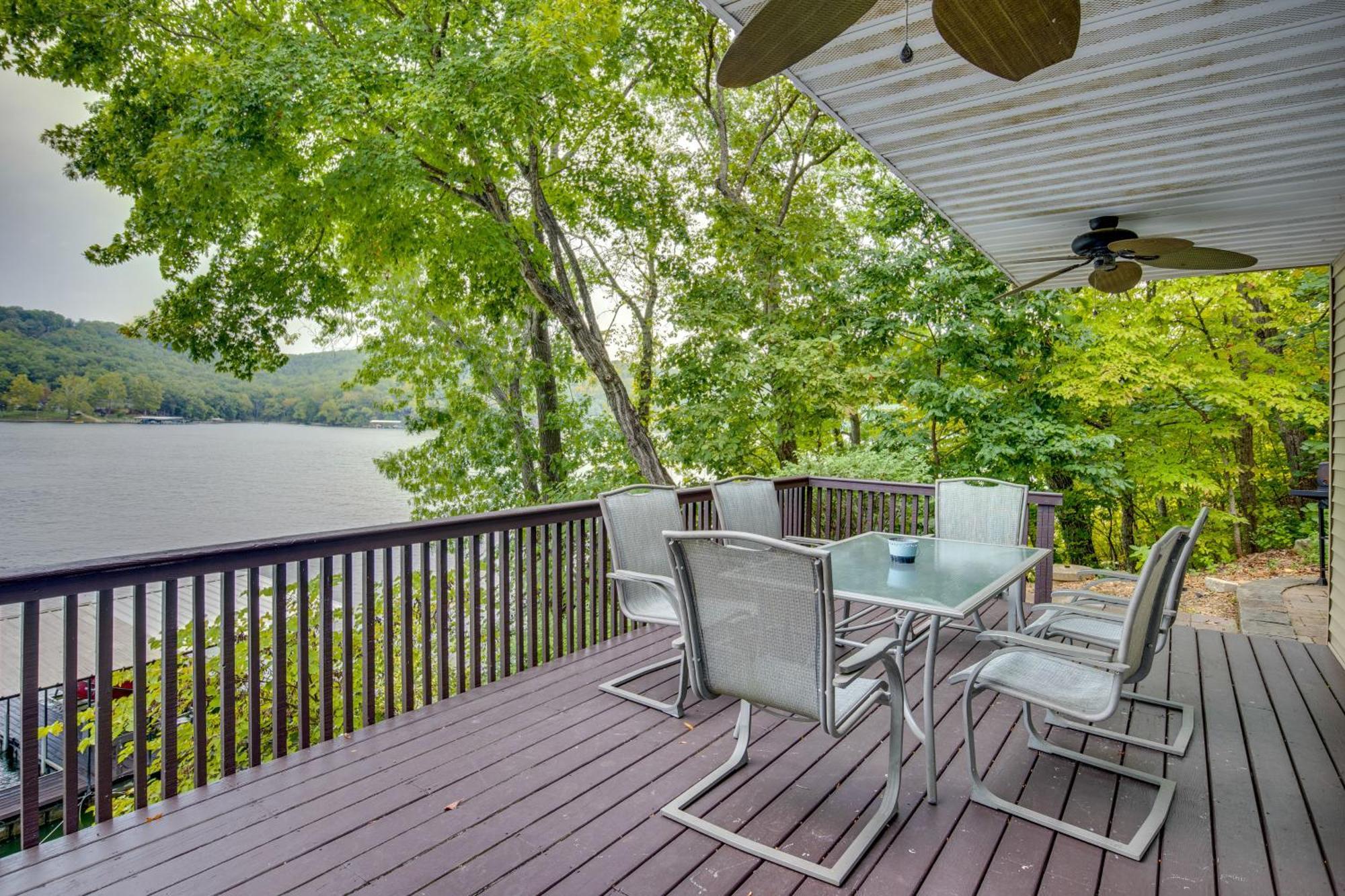 Ideally Located Waterfront Home With Private Dock! Camdenton Exterior photo
